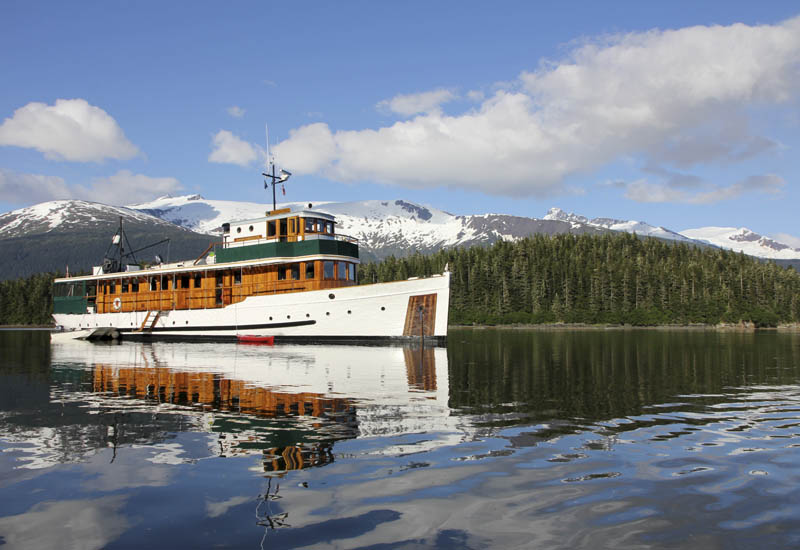 Alaska charter yacht MV Discovery